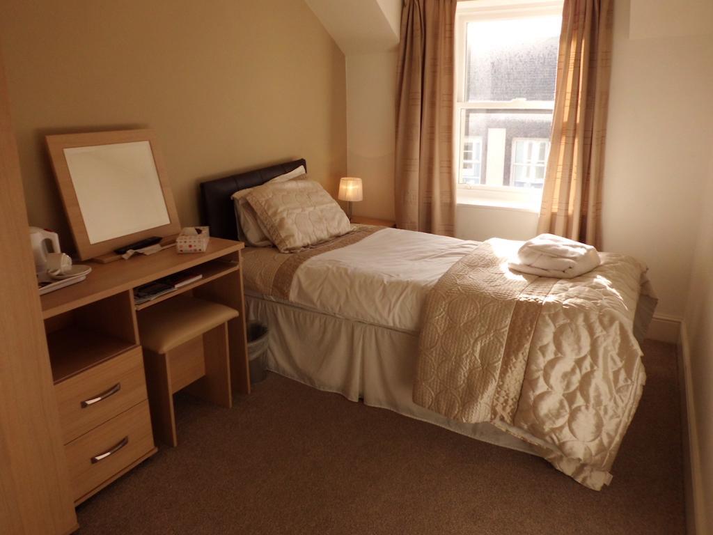The Golden Lion Hotel Maryport Ruang foto